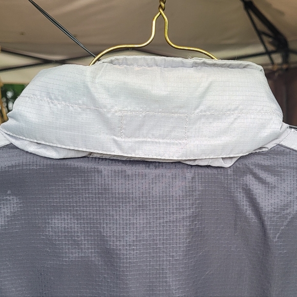 Nike Jacket w/ put-away Hood - Picture 6 of 10